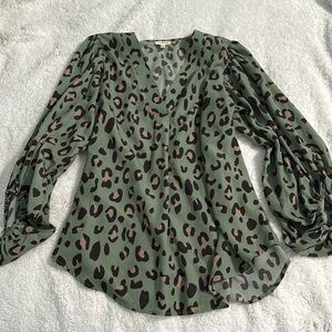 JODIFL Olive Green Leopard Print V-Neck Puff Sleeve Top